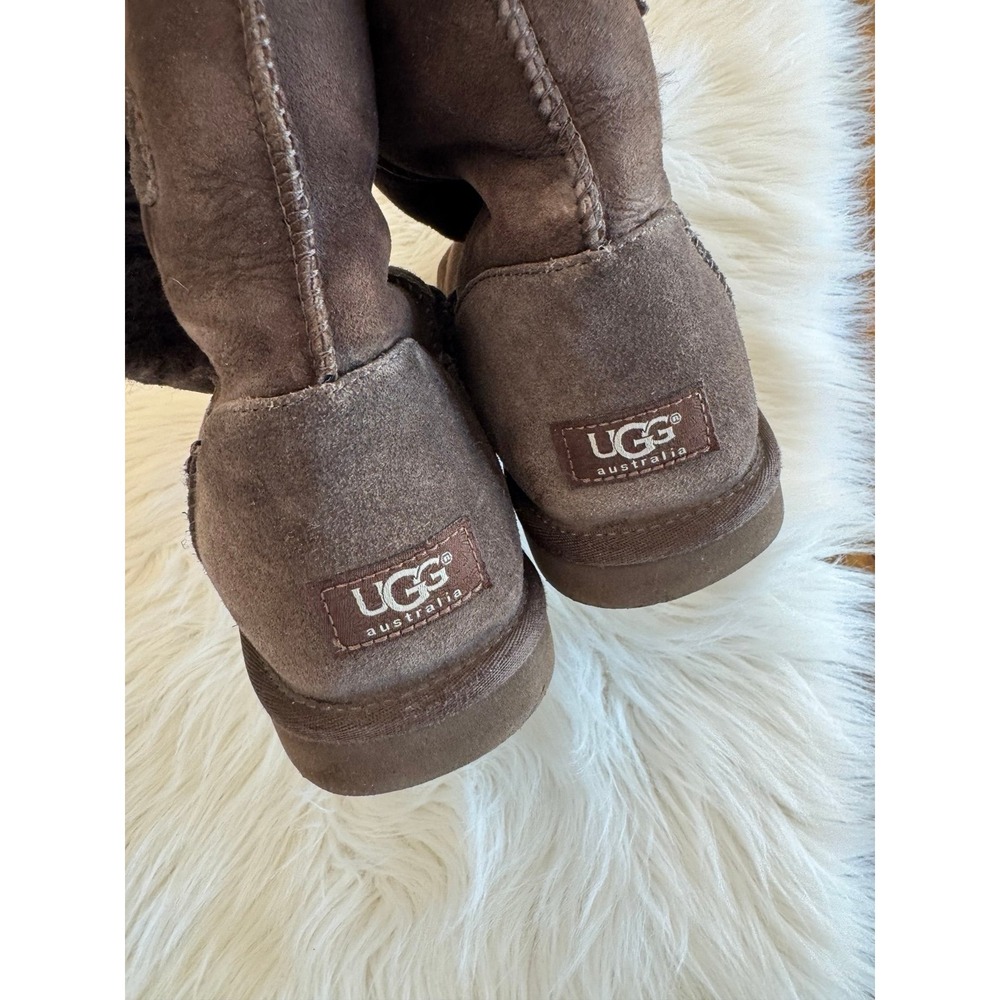 UGG Women's‎ Bailey Button Triplet II boots in chocolate brown suede size 9 - Picture 4 of 7